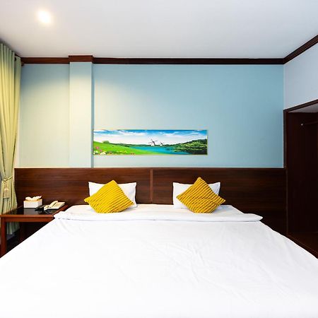 The President Hotel At Chokchai 4 Bangkok Ngoại thất bức ảnh