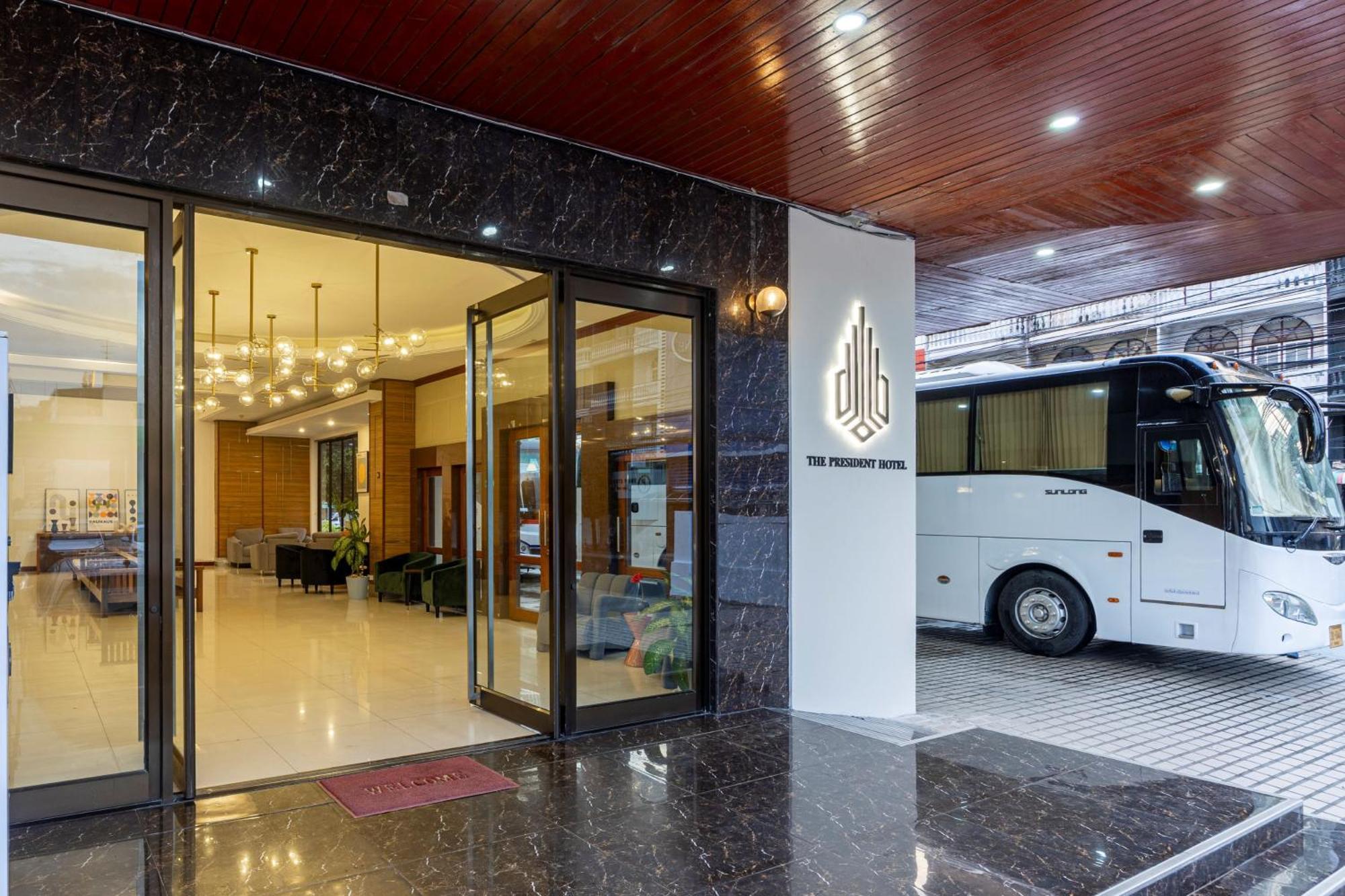 The President Hotel At Chokchai 4 Bangkok Ngoại thất bức ảnh