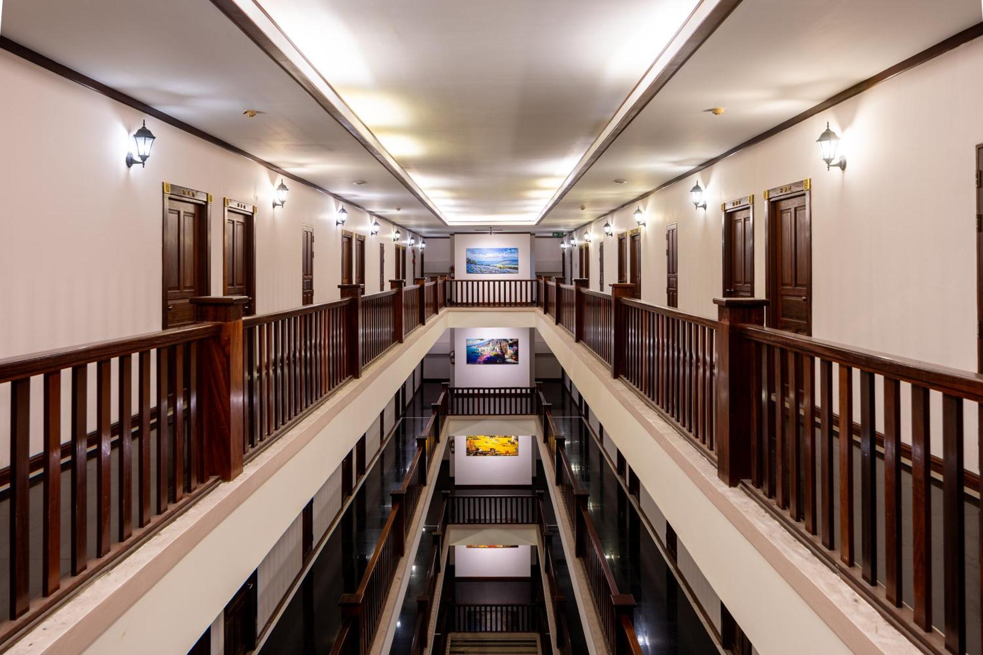 The President Hotel At Chokchai 4 Bangkok Ngoại thất bức ảnh